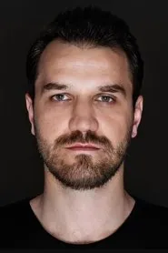 Emrah Girgin en Müfreze