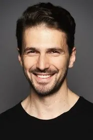 Retrato de Emre Kızılırmak