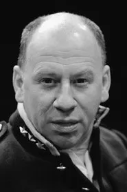 Emrys James en Brecht and Co