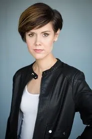 Foto de Erin Evans interpretando a Crystal Heeder en Boost