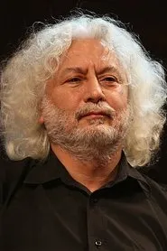 Retrato de Erkan Oğur