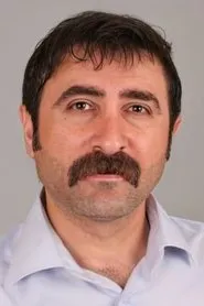 Foto de Erol Erarslan interpretando a Murder Victim Yasar en Érase una vez en Anatolia