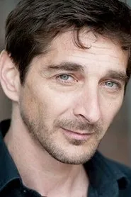 Retrato de Erwan Creignou