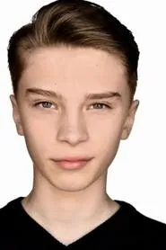 Ethan Jones en Sky West & Crooked