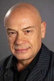 Retrato de Eugene Alper