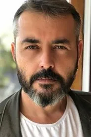 Retrato de Fahri Öztezcan