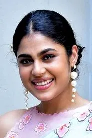 Foto de Faria Abdullah como Priya Das