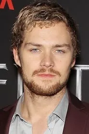 Finn Jones en Camino sangriento 5: Linaje caníbal