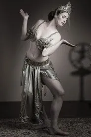 Florence Rapati en Mata Hari: The Naked Spy