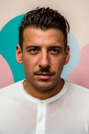 Foto de Francesco Gabbani interpretando a Self en Note di viaggio: Il film