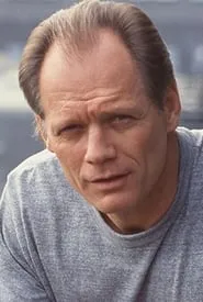 Fred Dryer en Stray Bullet