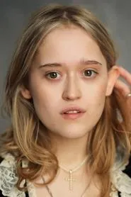 Freya Hannan-Mills en Swimming Home