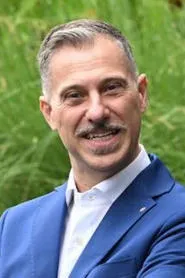 Foto de Gabriele Corsi como Claudio Merlini