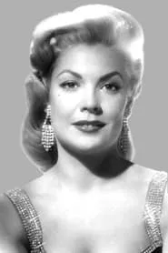 Gale Sherwood en Blonde Savage