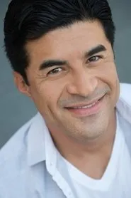 Gerardo Davila en Saving Sloane