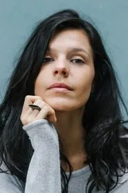 Giovana Echeverria en A Superfície da Sombra