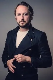 Glen Joseph en The Comeback: Tegan Nox
