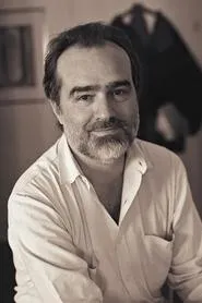 Foto de Gonzalo García-Pelayo interpretando a Himself en Lo que vale un peine
