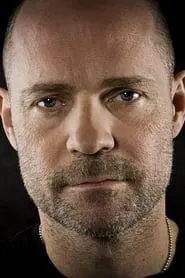 Gord Downie en The Truth About Rainbows