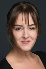 Foto de Gözde Okur interpretando a en Yarim