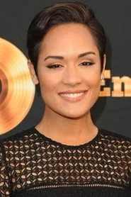 Foto de Grace Byers como Quinn Joseph