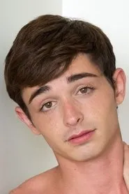 Retrato de Grayson Lange