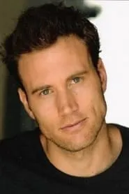Greg Cromer en Criaturas asesinas