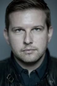 Foto de Greg McHugh como Dan (voice)