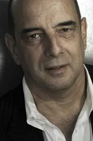 Gudo Hoegel en El oso y la luna