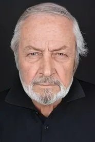 Retrato de Gündüz Sezgin