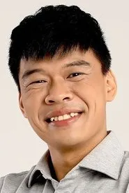 Foto de Hà Trung como Tuấn Long
