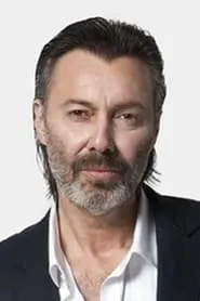 Hakan Karahan en Yuregine Sor