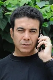 Hassan Shokouhi en Tokyo Bedoone Tavaghof