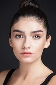 Retrato de Hazar Ergüçlü