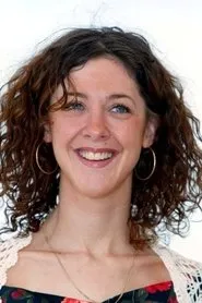 Foto de Helen Coker interpretando a Laura en Victoria Wood with All the Trimmings