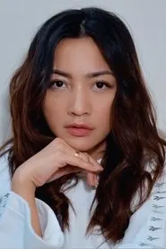 Hesti Purwadinata en Hello Ghost
