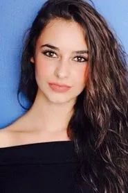 Retrato de Hira Koyuncuoğlu