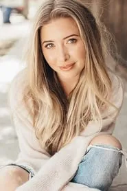 Foto de Hunter Daily interpretando a Lily en Detective Knight: Redención