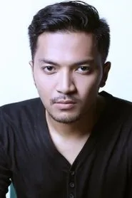 Ihsan Tarore en 9 Summers 10 Autumns