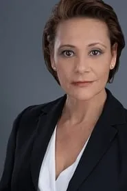 Irene Santiago en Badge of Faith
