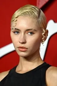 Retrato de Iris Law