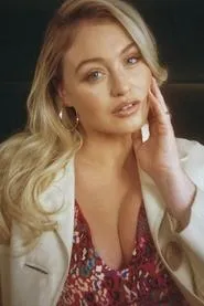 Iskra Lawrence en Straight/Curve: Redefining Body Image