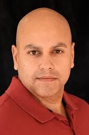 Israel Acevedo en Behind Walls