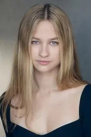 Foto de Issy Knopfler como Bianca Mimica