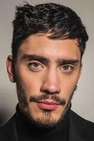 Foto de Iván Amozurrutia como Federico Marroquín