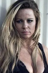 Jade Regier en Zombie Hunter