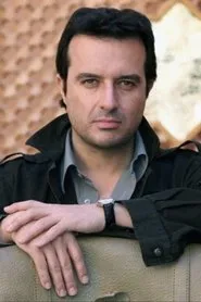Foto de Javier Rebollo Fernandez-Paniagua interpretando a Narrator (voice) en El muerto y ser feliz