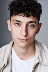 Foto de Jayden Revri como Noah