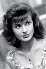 Jennifer Jayne en It's a Grand Life