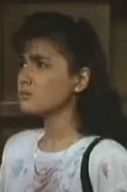 Foto de Jenny Lyn interpretando a Ella en Sa Akin Pa Rin Ang Bukas